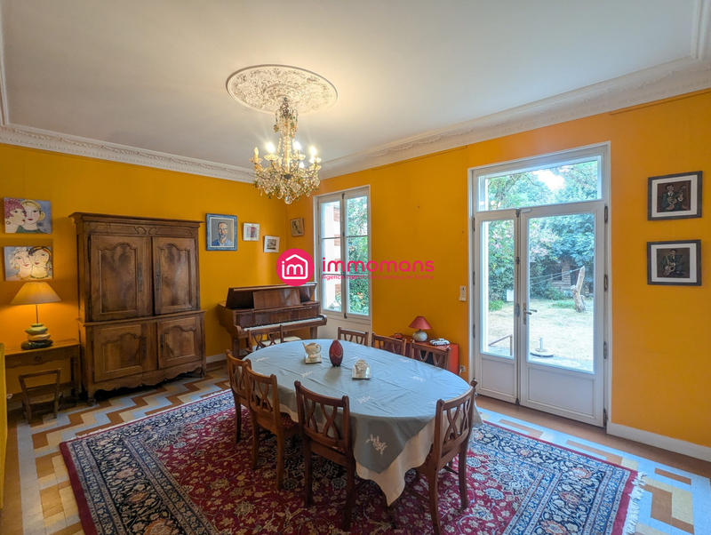 Maison - 203 m² - 9 pièces