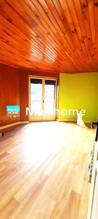 Maison - 220 m² - 9 pièces