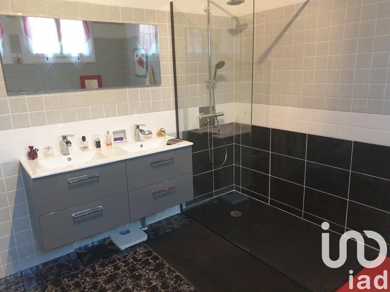 Maison - 137 m² - 6 pièces