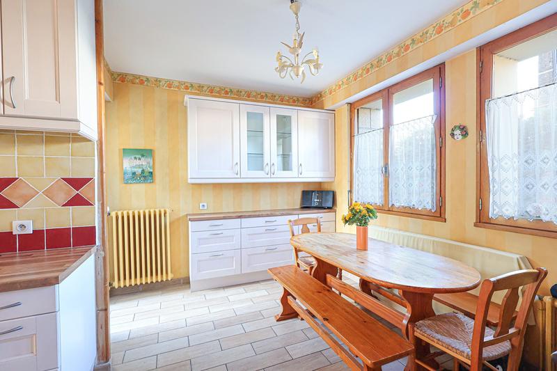 Maison - 220 m² - 8 pièces