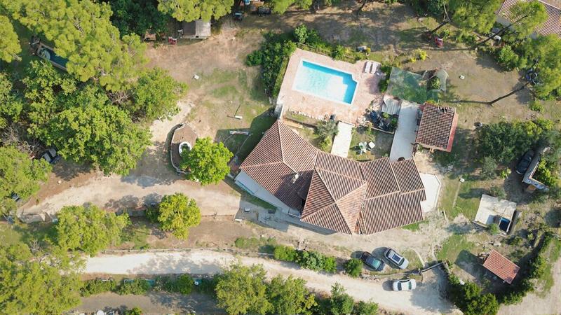 Maison - 180 m² - 8 pièces