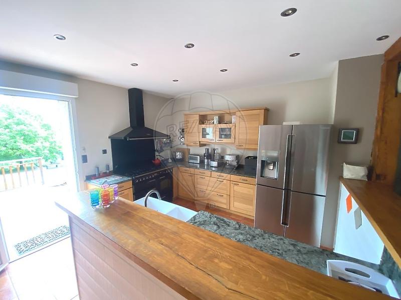 Propriété - 158 m² - 6 pièces