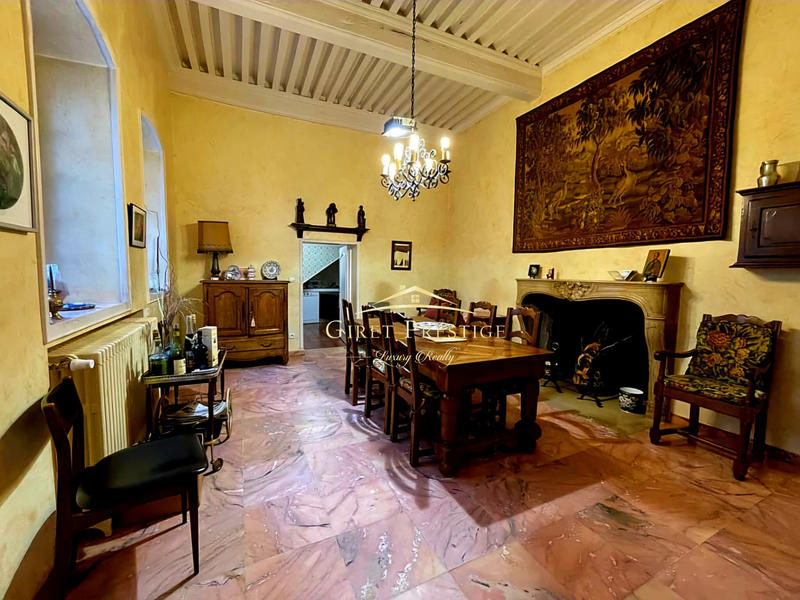 Maison - 519 m² - 14 pièces