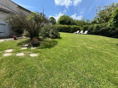 Maison en pierre - 228 m² - 7 pièces