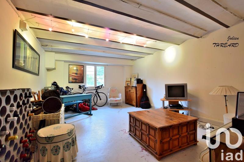 Maison - 240 m² - 8 pièces