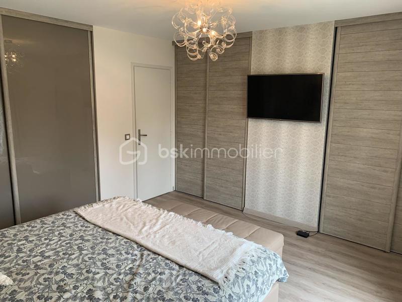 Maison traditionnelle - 159 m² - 6 pièces