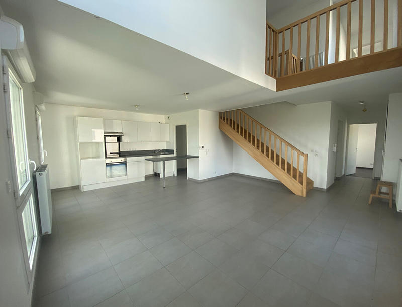 Appartement - 100 m² - 4 pièces