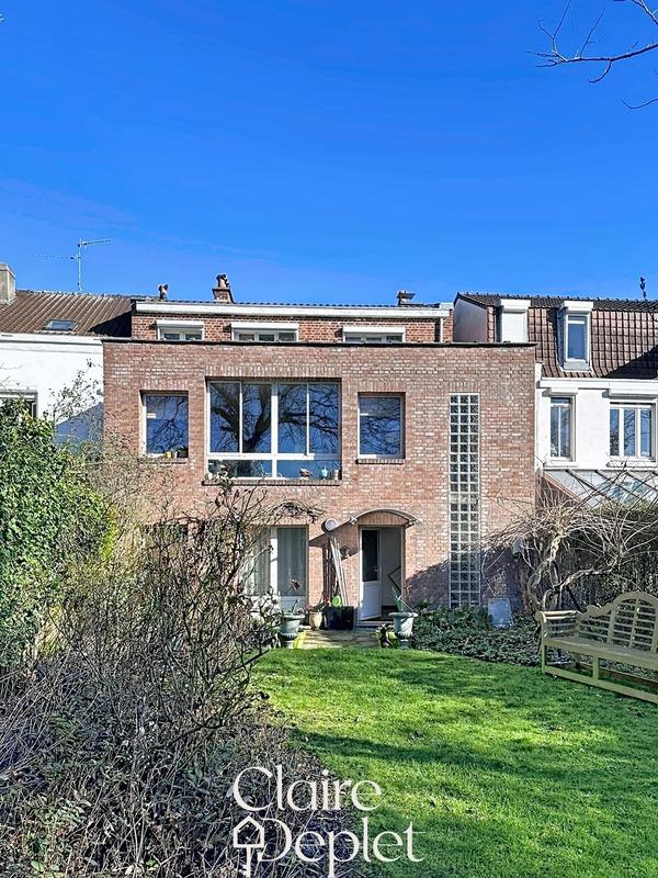 Maison - 180 m² - 6 pièces