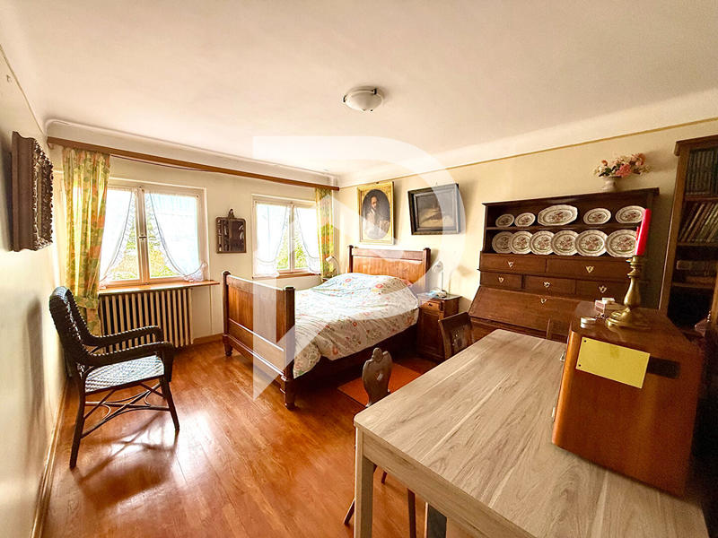 Maison - 182 m² - 7 pièces