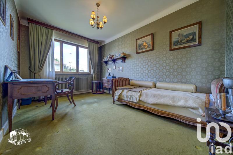 Maison - 200 m² - 8 pièces