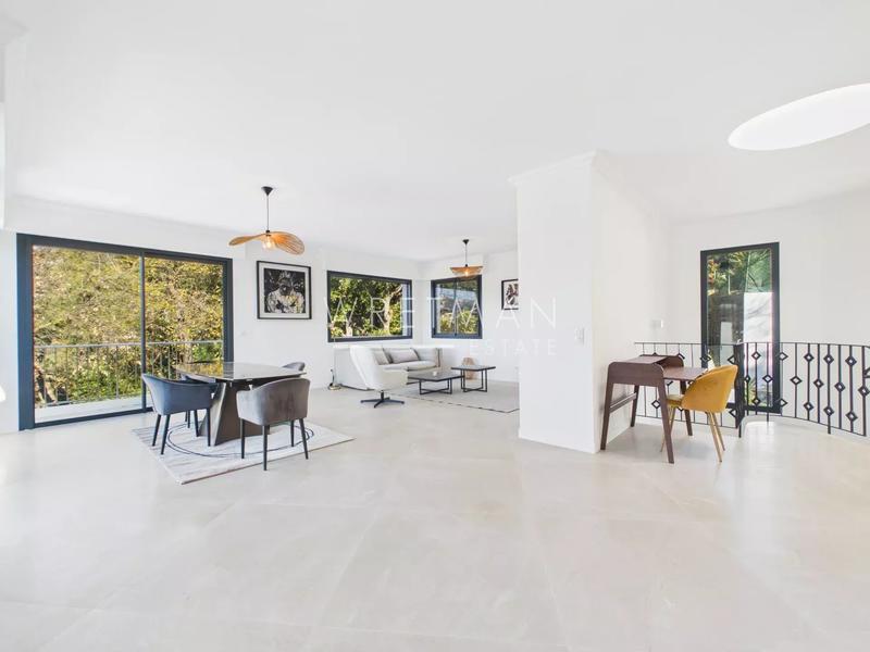 Villa - 212 m² - 6 pièces