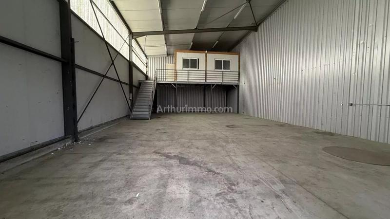 Bureau - 176 m² - 1 pièce