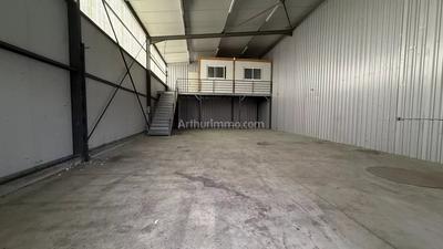 Bureau - 176 m² - 1 pièce