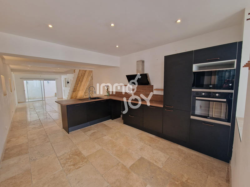 Maison - 95 m² - 4 pièces