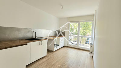 Appartement - 100 m² - 4 pièces