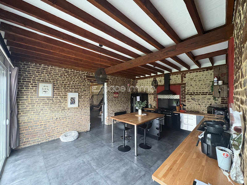 Maison - 233 m² - 6 pièces