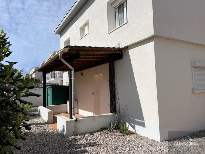 Maison - 95 m² - 5 pièces