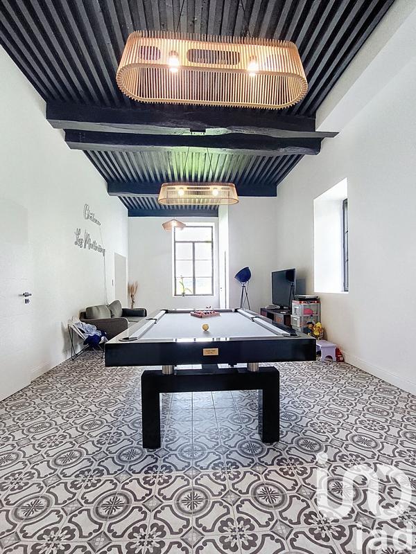 Maison - 320 m² - 8 pièces