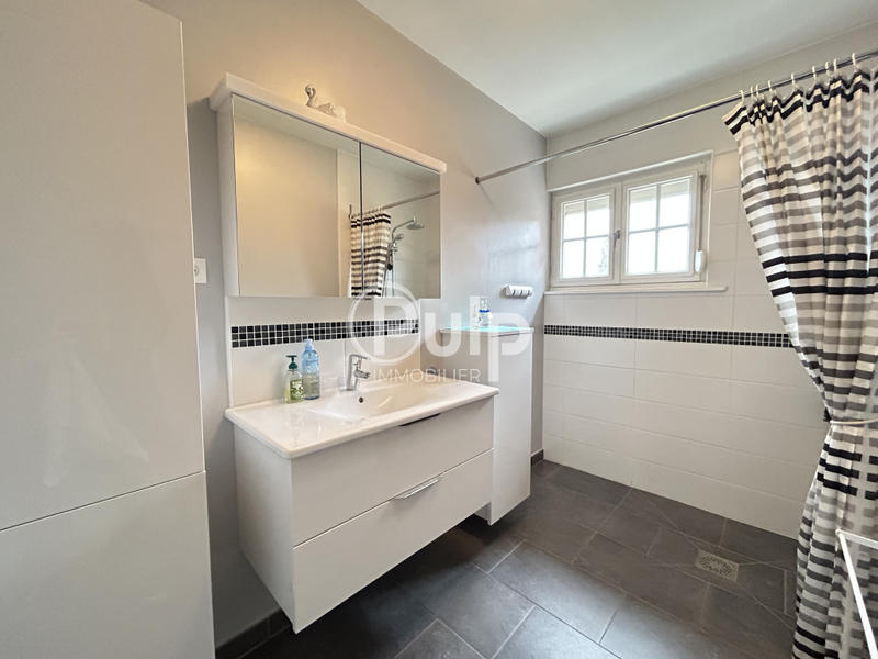 Pavillon - 135 m² - 8 pièces