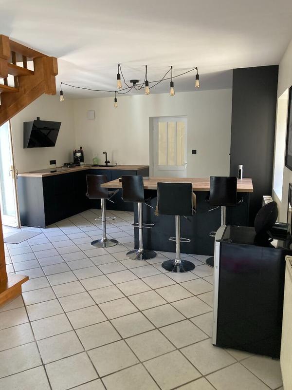 Maison - 208 m² - 8 pièces