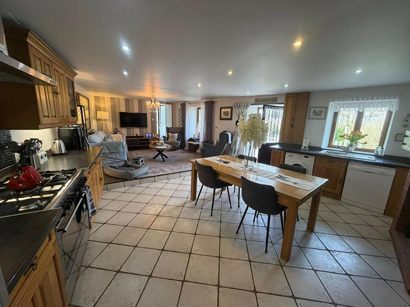 Maison - 80 m² - 4 pièces