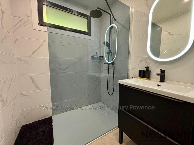 Propriété - 140 m² - 6 pièces