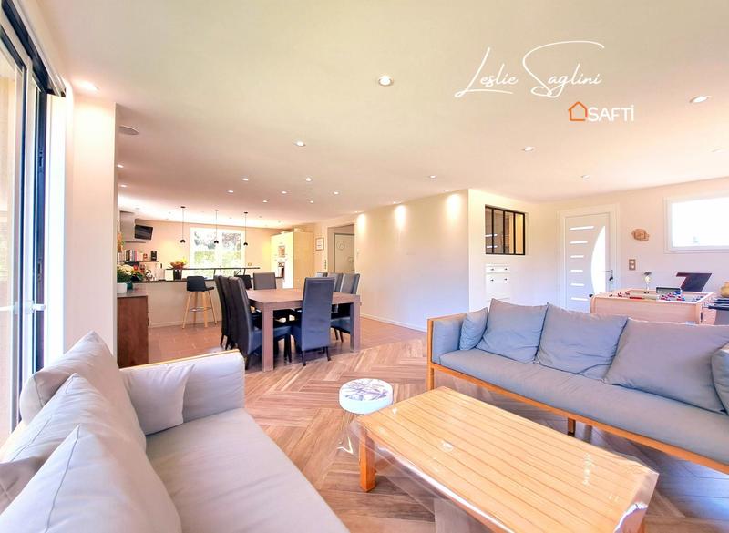 Maison - 177 m² - 8 pièces