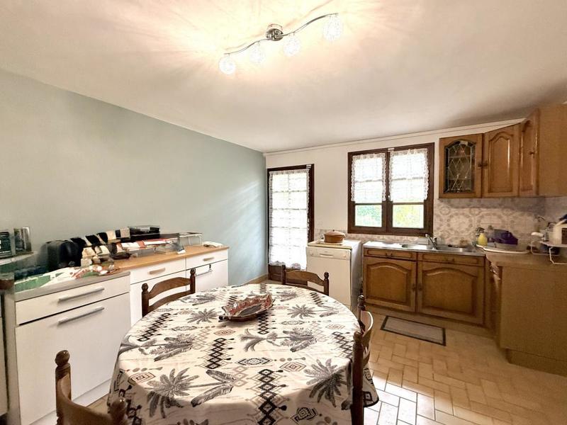 Maison - 210 m² - 7 pièces