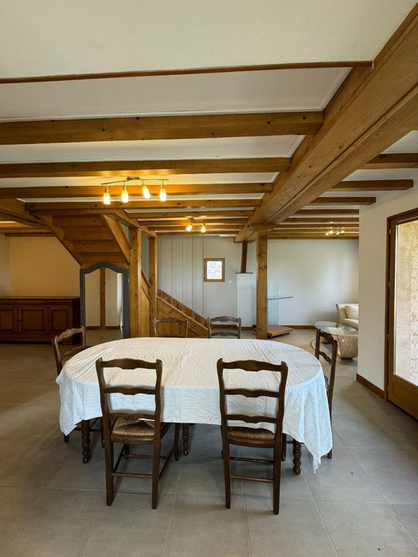 Maison - 250 m² - 7 pièces