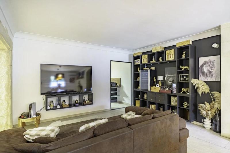 Demeure - 340 m² - 11 pièces