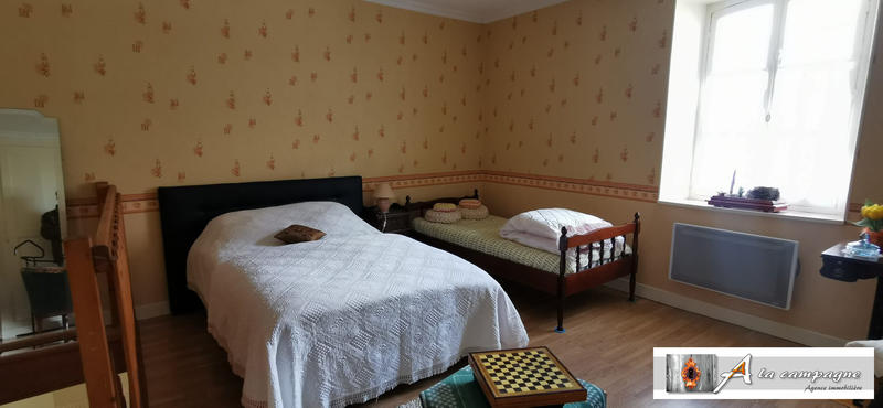 Maison - 200 m² - 11 pièces