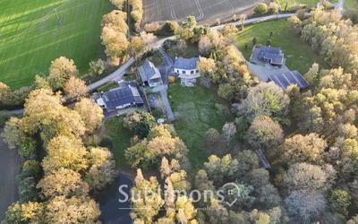 Propriété - 176 m² - 6 pièces