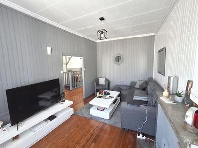 Maison - 170 m² - 9 pièces