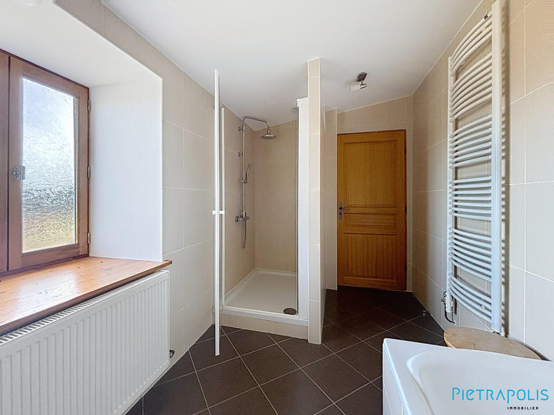 Maison - 198 m² - 8 pièces