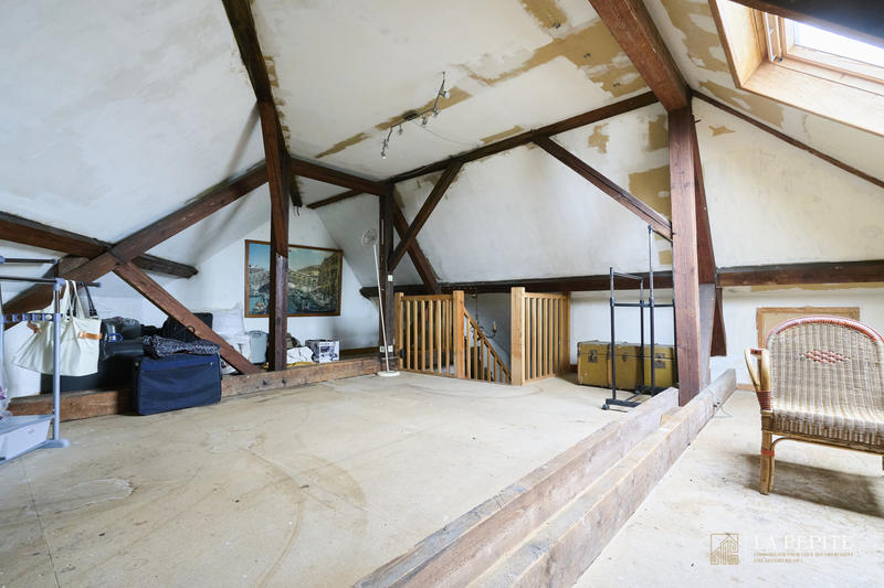 Maison - 288 m² - 8 pièces