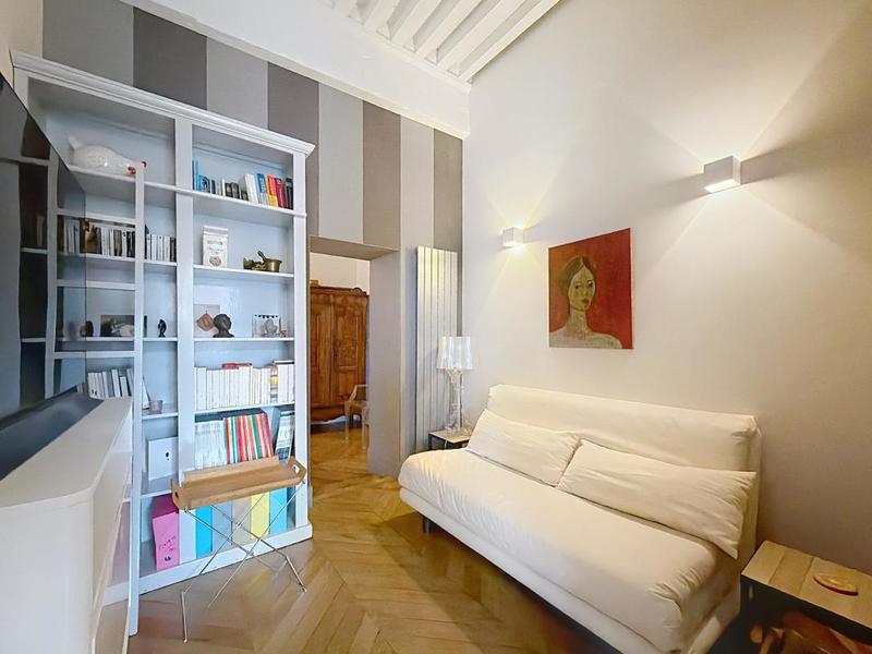 Appartement bourgeois - 107 m² - 3 pièces