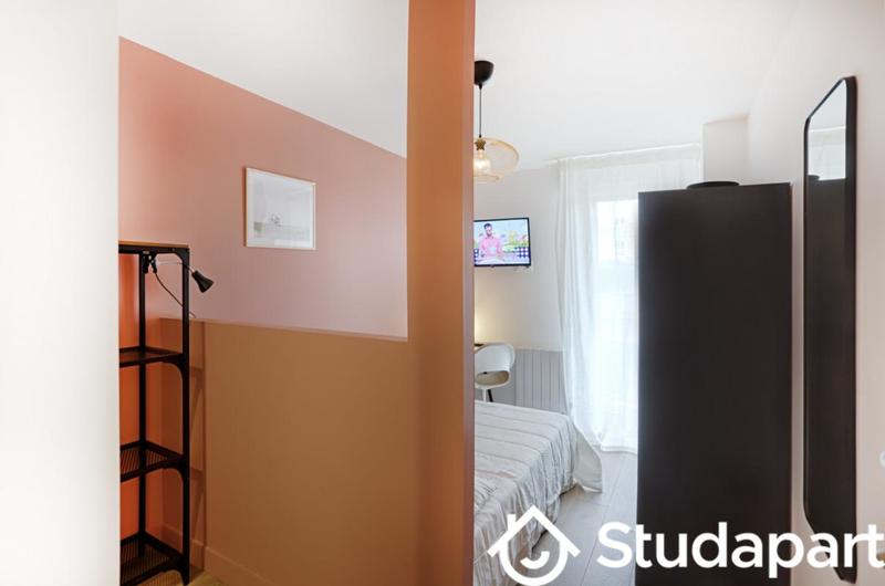 Chambre - 11 m² - 1 pièce