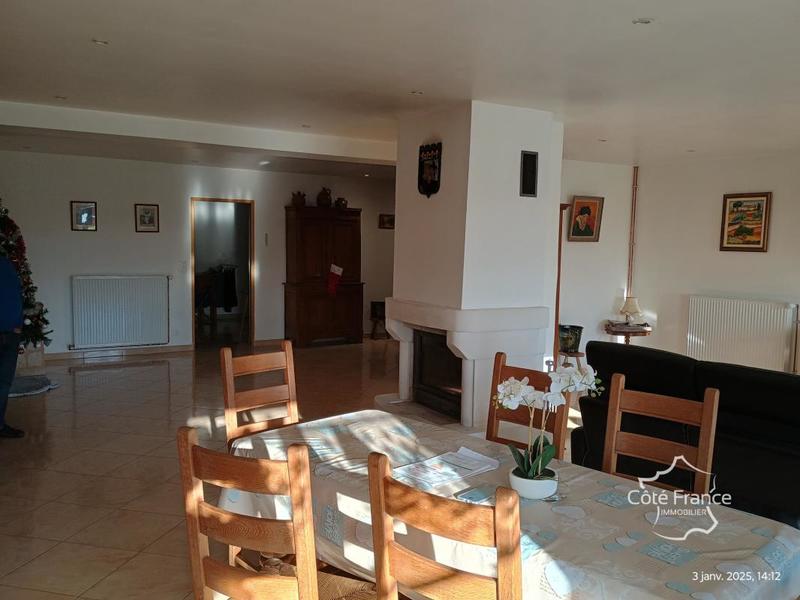 Propriété - 185 m² - 8 pièces