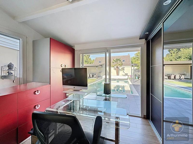 Maison - 208 m² - 6 pièces