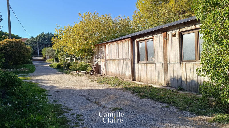 Propriété - 345 m² - 4 pièces