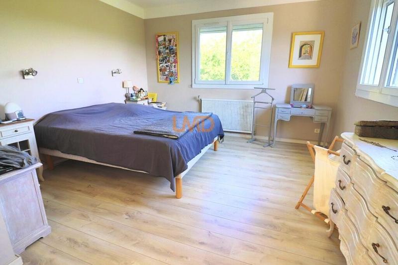 Propriété - 286 m² - 10 pièces