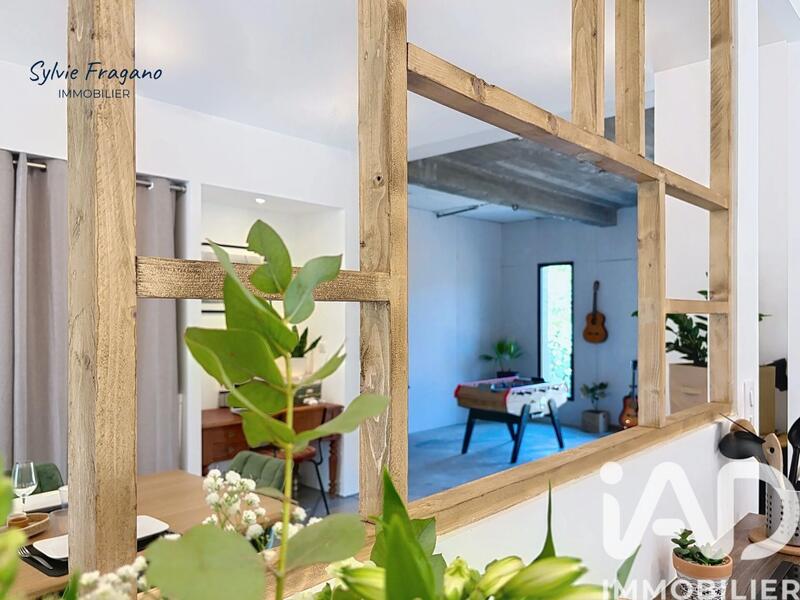 Maison - 200 m² - 5 pièces