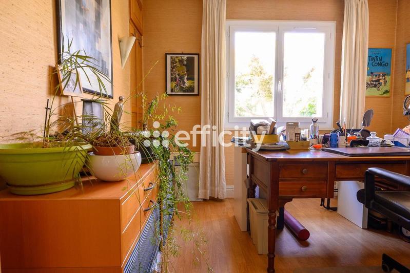 Maison - 330 m² - 7 pièces