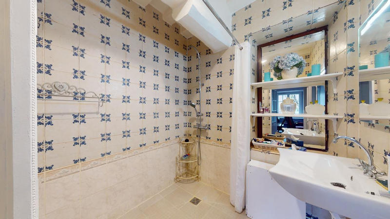 Propriété - 251 m² - 10 pièces