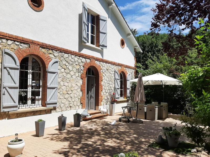 Propriété - 200 m² - 7 pièces