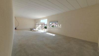 Local d'activité / Entrepôt - 115 m²