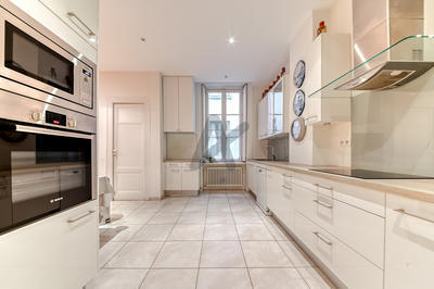 Appartement - 189 m² - 6 pièces