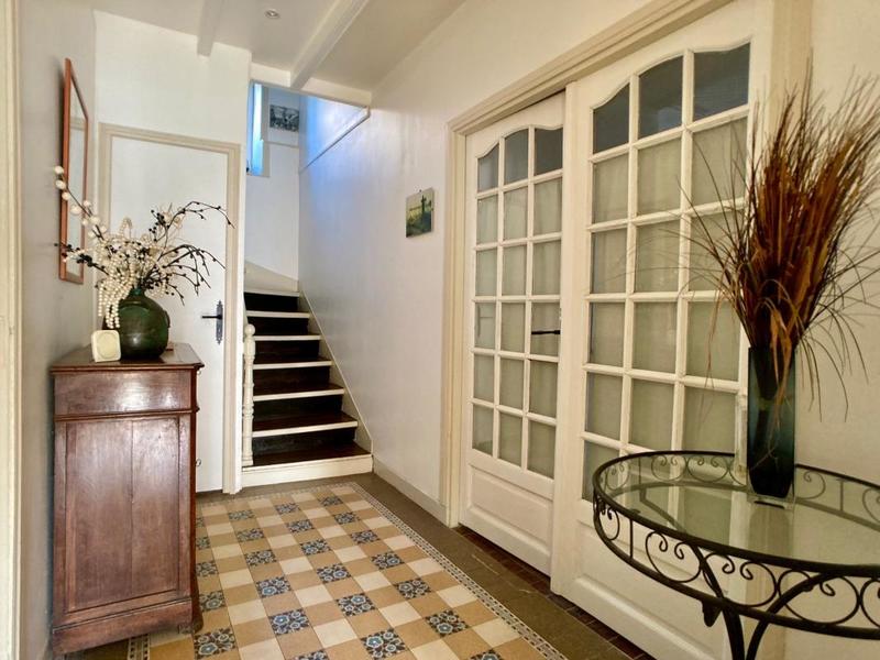 Maison - 272 m² - 9 pièces