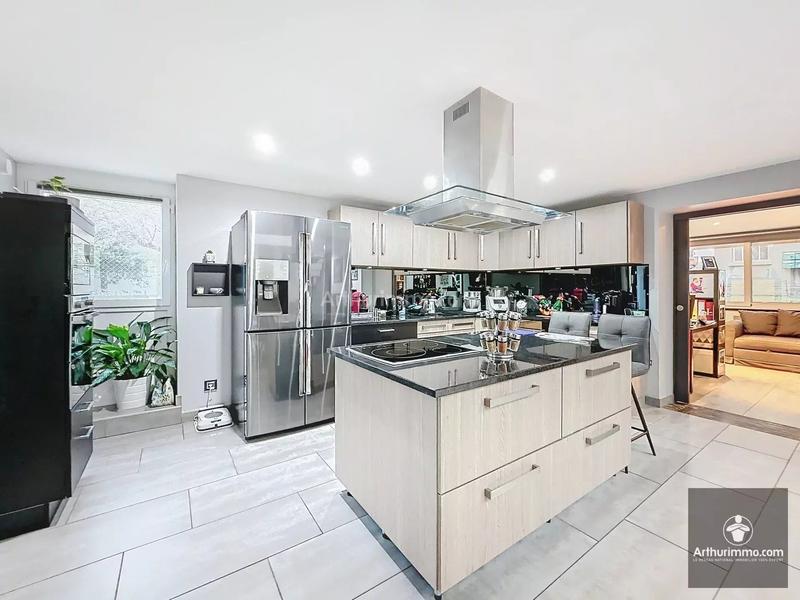 Maison - 195 m² - 6 pièces