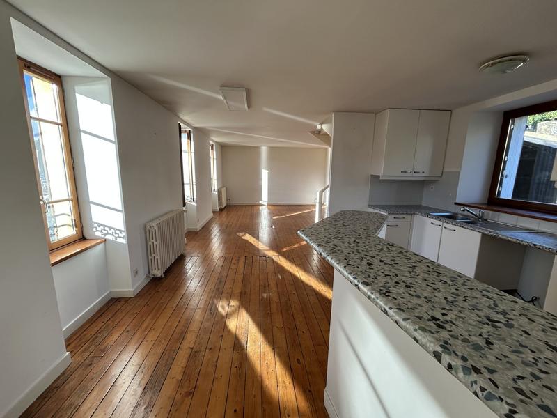 Maison - 188 m² - 10 pièces